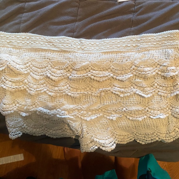 XL/XXL Lace Shorts Cream Color - Picture 5 of 5